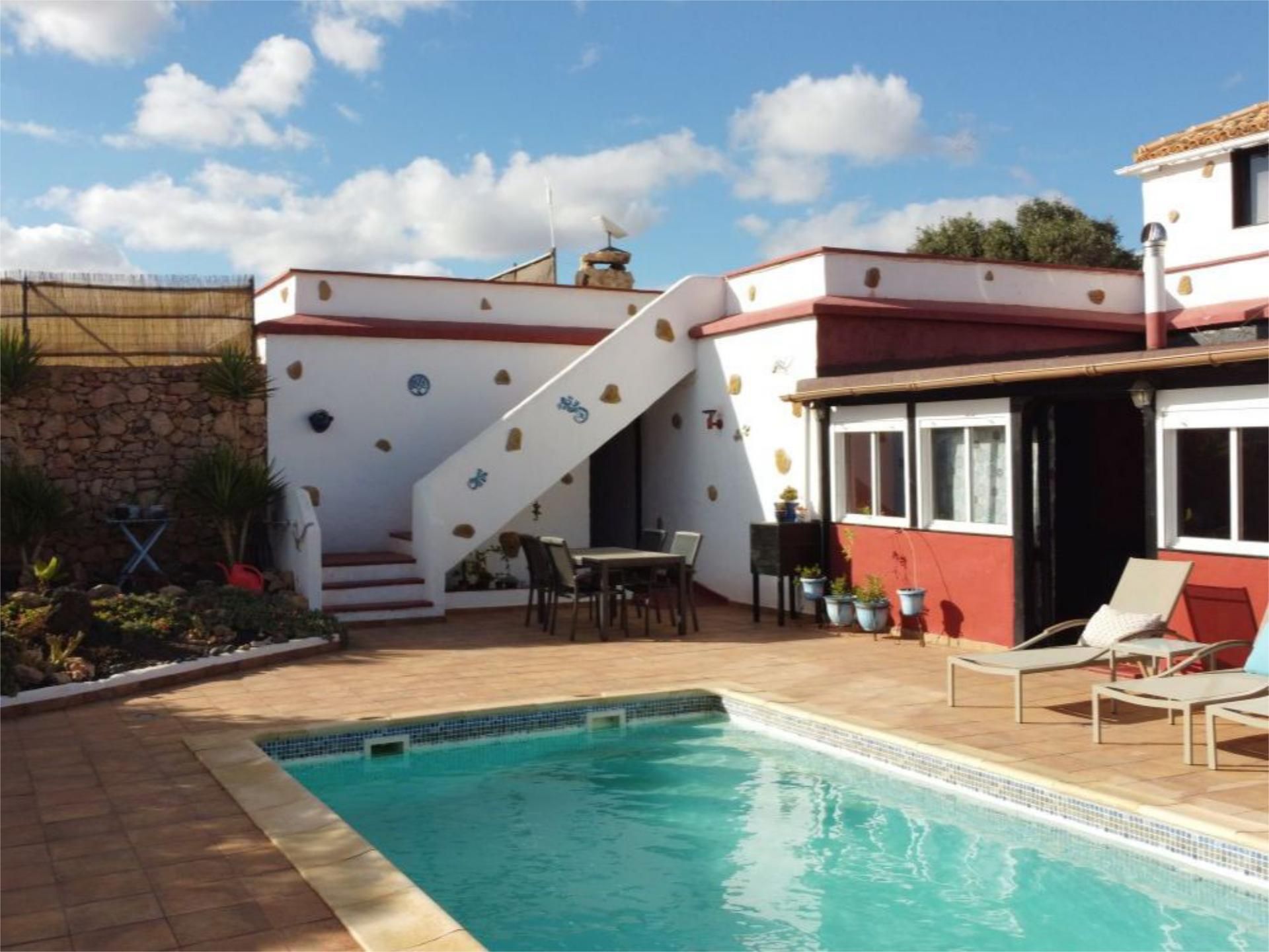 Piscina de Finca rústica en venda en Antigua amb Jardí privat, Terrassa i Traster