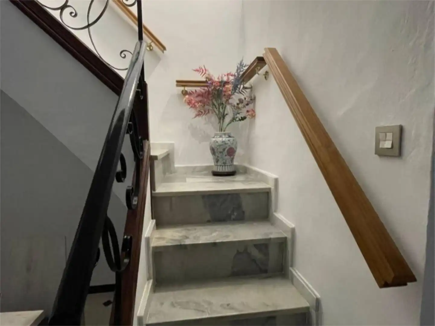 Einfamilien-Reihenhaus zum Verkauf in Calle Urbano Pineda, 2, Coín Einfamilien-Reihenhaus zum Verkauf in Coín mit Terrasse und Balkon