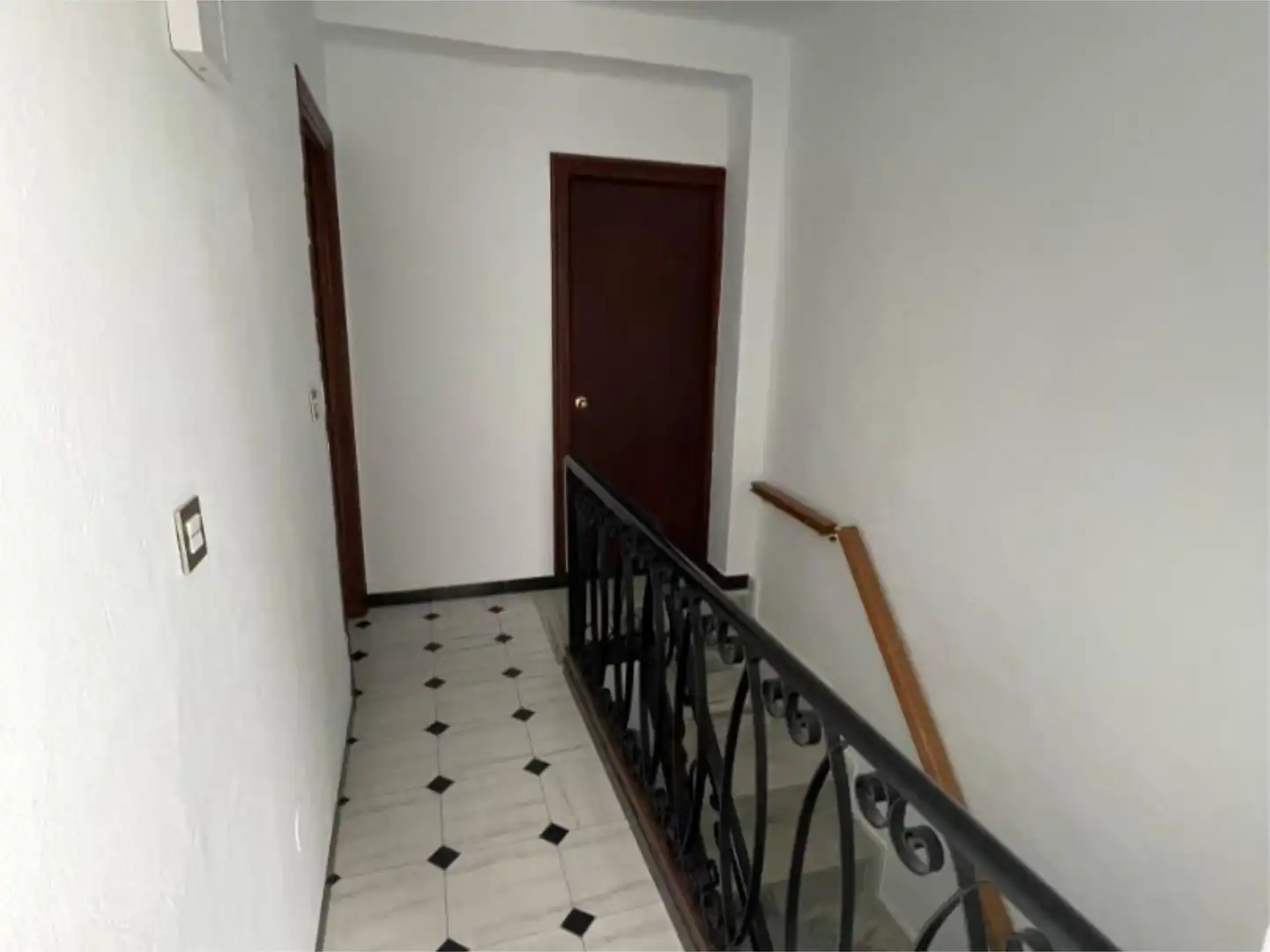 Einfamilien-Reihenhaus zum Verkauf in Calle Urbano Pineda, 2, Coín Einfamilien-Reihenhaus zum Verkauf in Coín mit Terrasse und Balkon