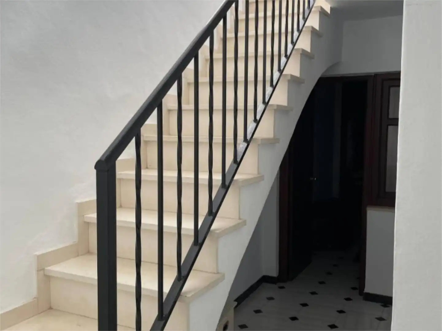 Einfamilien-Reihenhaus zum Verkauf in Calle Urbano Pineda, 2, Coín Einfamilien-Reihenhaus zum Verkauf in Coín mit Terrasse und Balkon