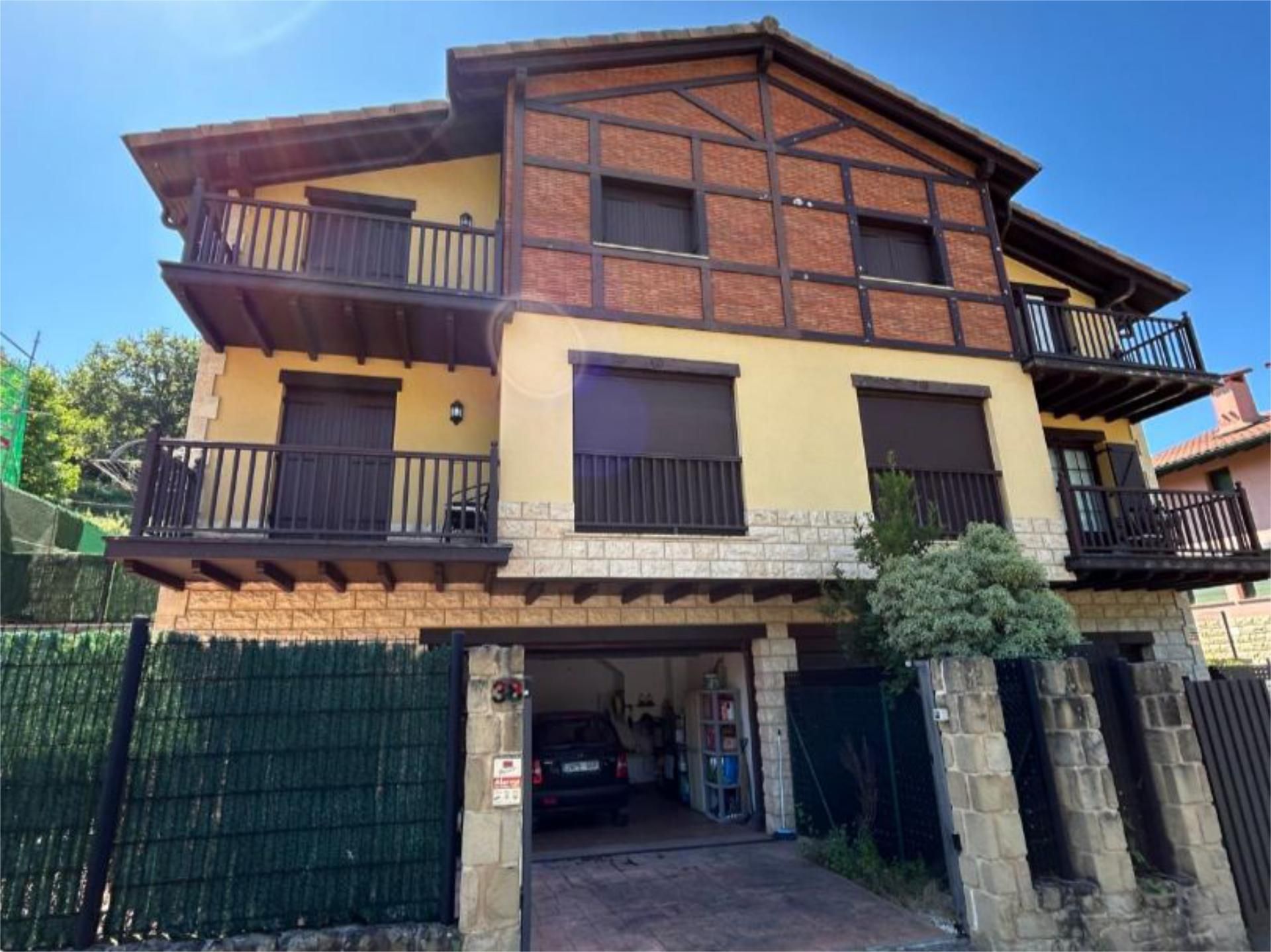 Single-family semi-detached for sale in Elorreta Bidea, 38, Eskoriatza Exterior view of Single-family semi-detached for sale in Eskoriatza with Terrace and Balcony