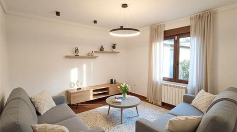 Casa adosada en venda a Jardín de Cantos - El Nodo, Avilés - imatge 3 Foto 3 de Casa adosada en venda a Jardín de Cantos - El Nodo, Avilés