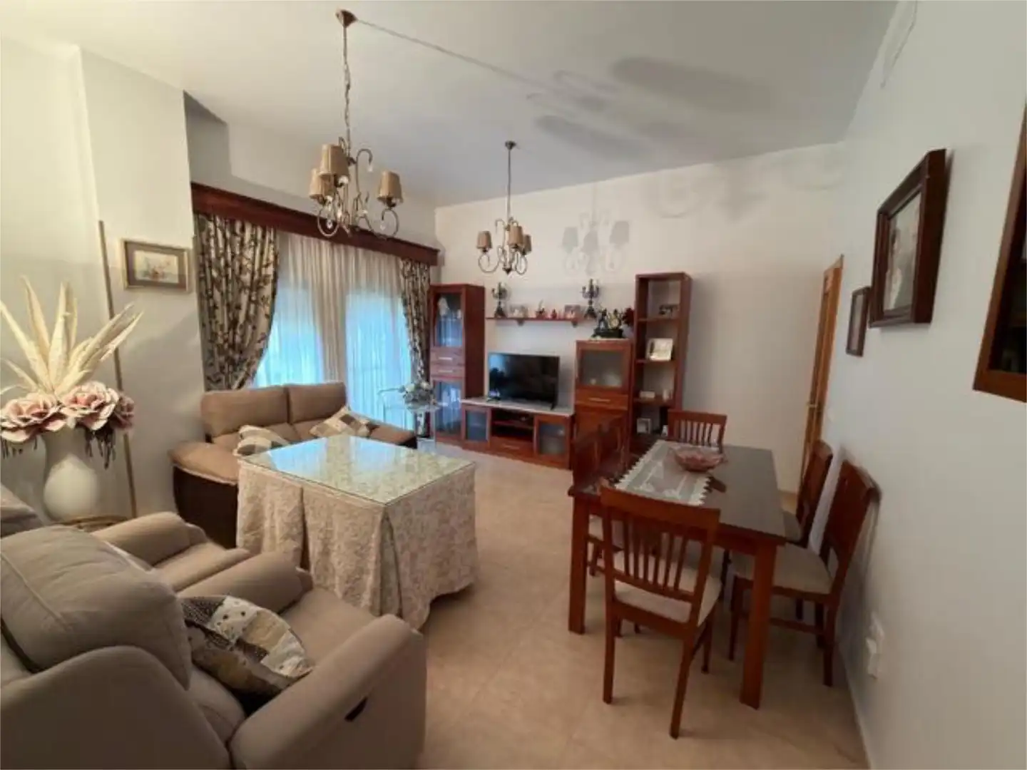 Piso en venta en Campillos Sala de estar de Piso en venta en Campillos con Jardín privado, Trastero y Piscina