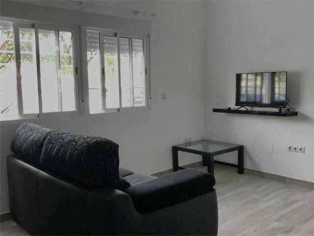 Estudio en Alquiler en Calle Realenga de San Luis, 2 en Los Guindos - Parque Mediterráneo - Santa Paula