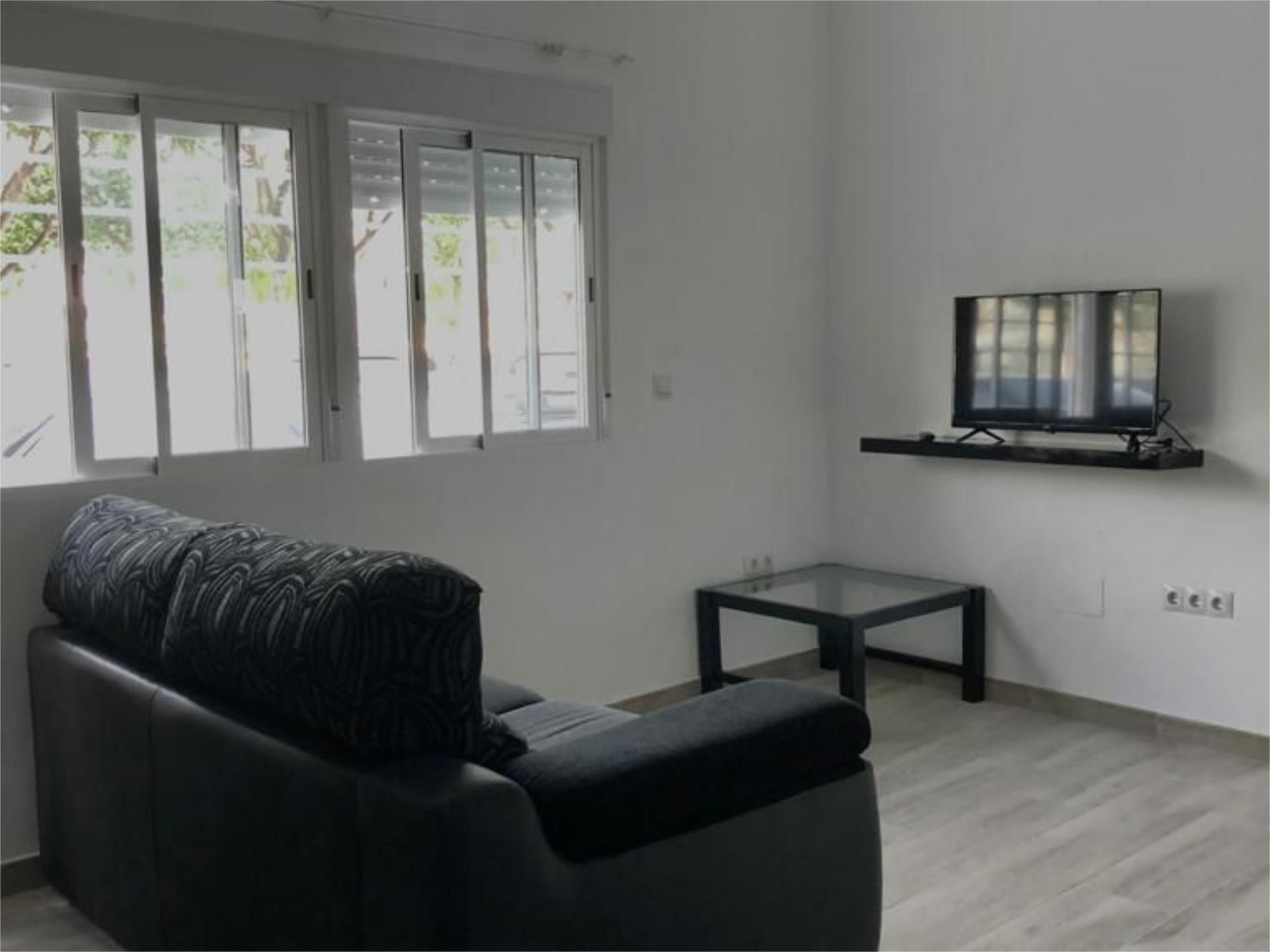 Estudio de alquiler en Calle Realenga de San Luis, 2, Los Guindos - Parque Mediterráneo - Santa Paula