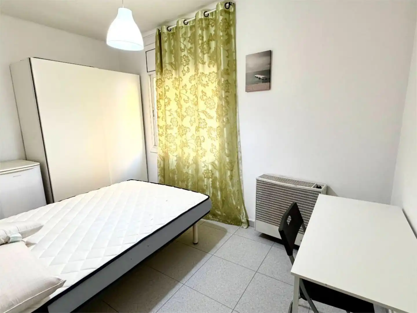 Room in Carrer Francesc Cambó, 9, Col.legis Nous Bedroom of Flat for share in Mollet del Vallès with Heating and Furnished