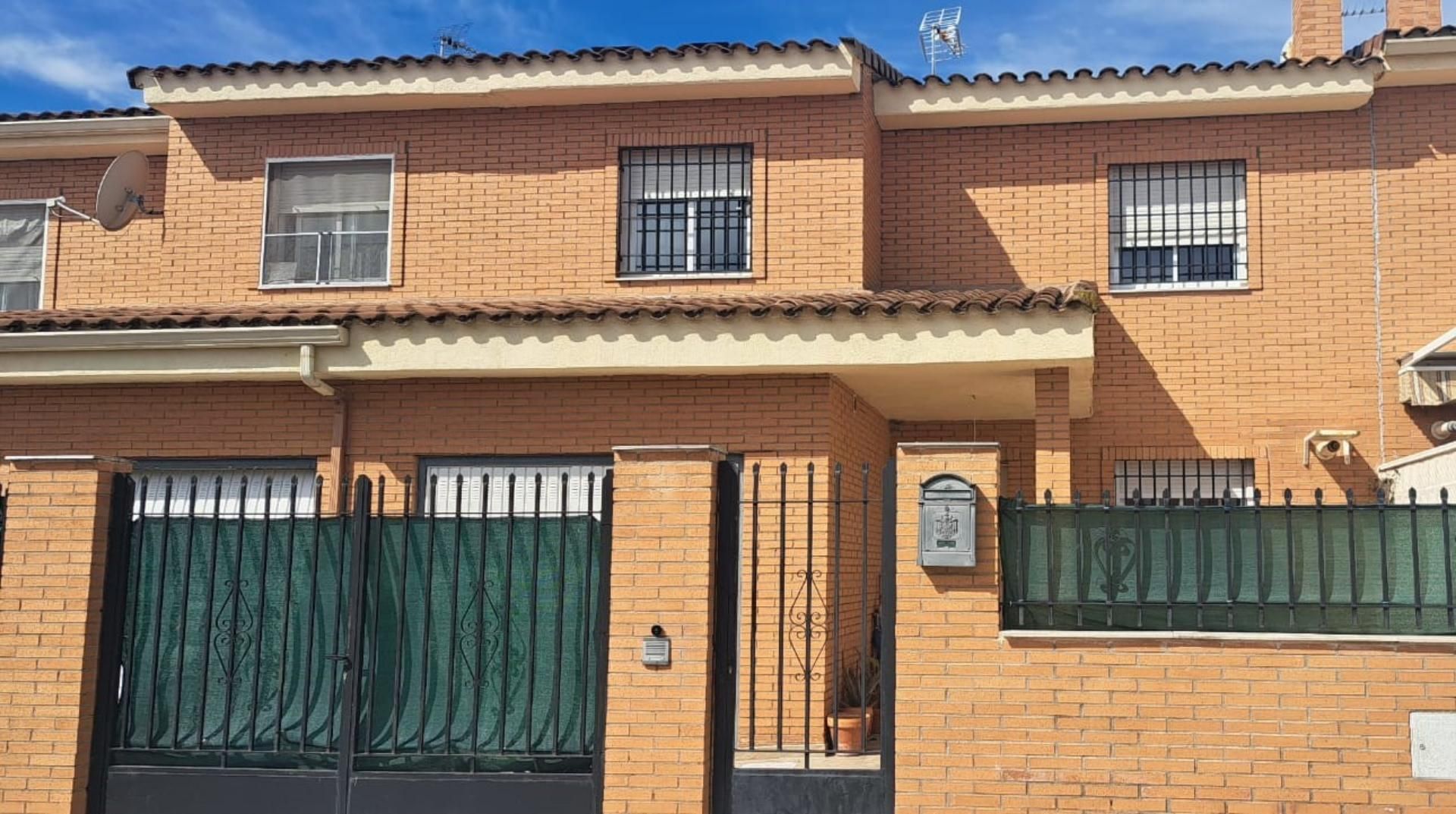 Single-family semi-detached for sale in Calle Miguel de Cervantes, 7, Barcience Exterior view of Single-family semi-detached for sale in Barcience with Balcony