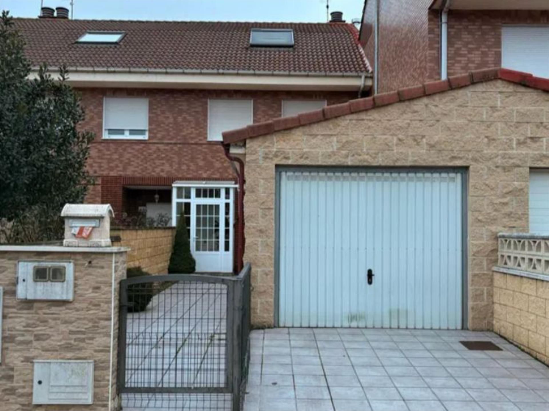 Exterior view of House or chalet for sale in San Andrés del Rabanedo