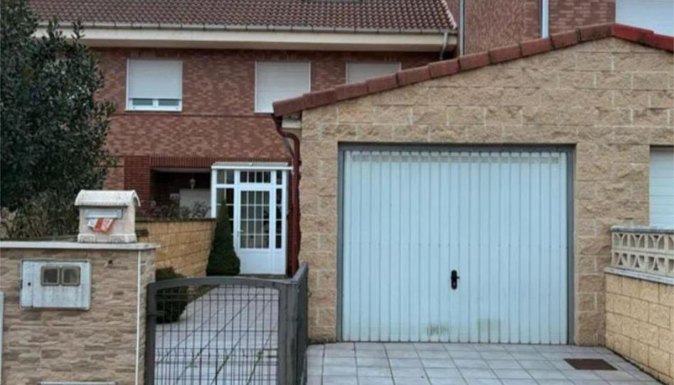 House or chalet for sale in Calle José María Luengo, 12, Trobajo del Camino, San Andrés del Rabanedo - image 1 Photo 1 of House or chalet for sale in Calle José María Luengo, 12, Trobajo del Camino, San Andrés del Rabanedo