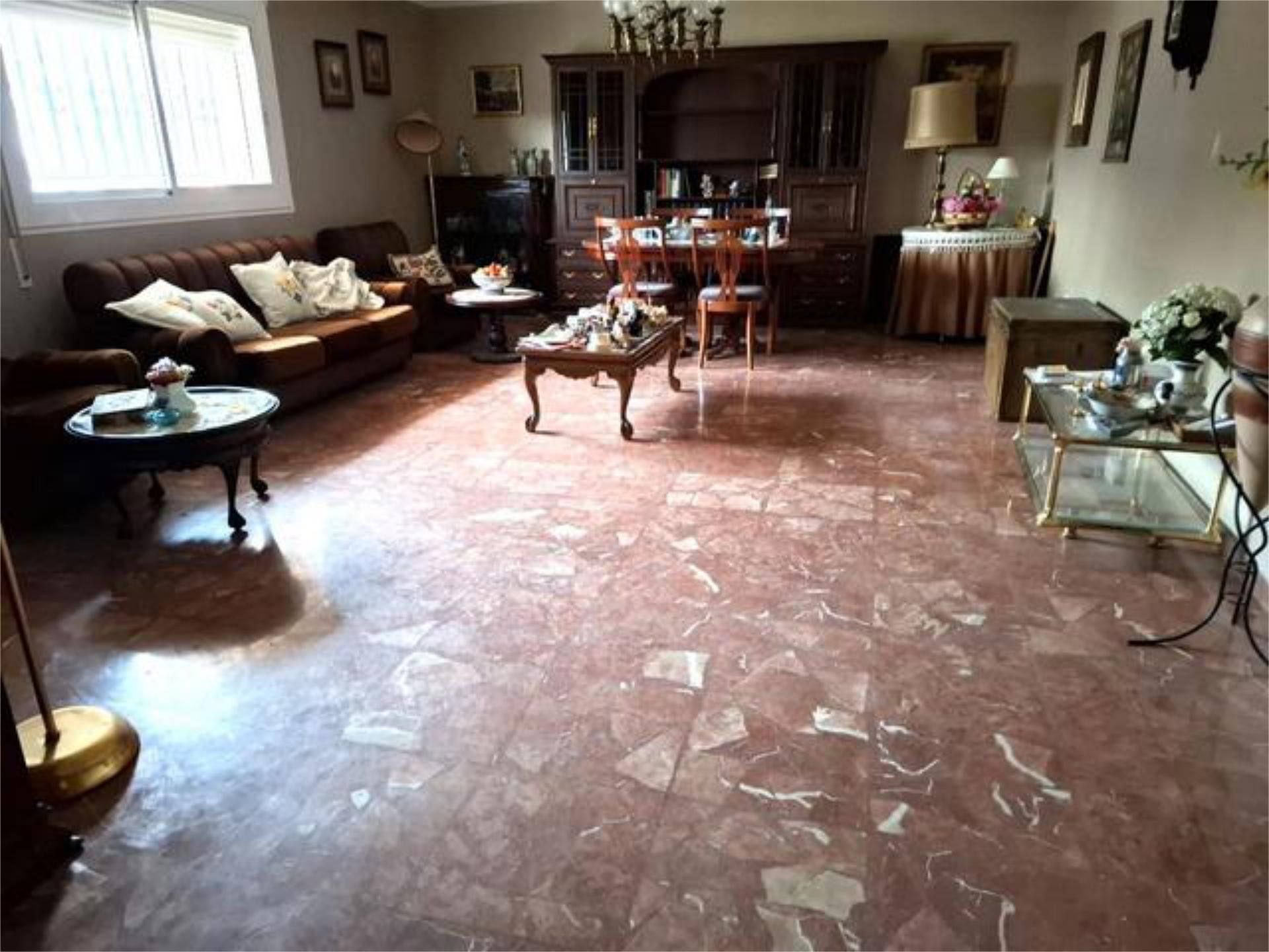 Casa o xalet en venda a Fuentes de Ebro Sala d'estar de Casa o xalet en venda en Fuentes de Ebro amb Calefacció, Jardí privat i Terrassa