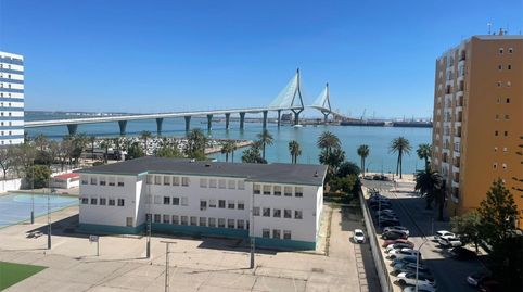 Foto 2 de Piso en venta en Calle Brigadier Tofiño, 13, Astilleros - La Paz - Loreto - El Corte Inglés, Cádiz Capital