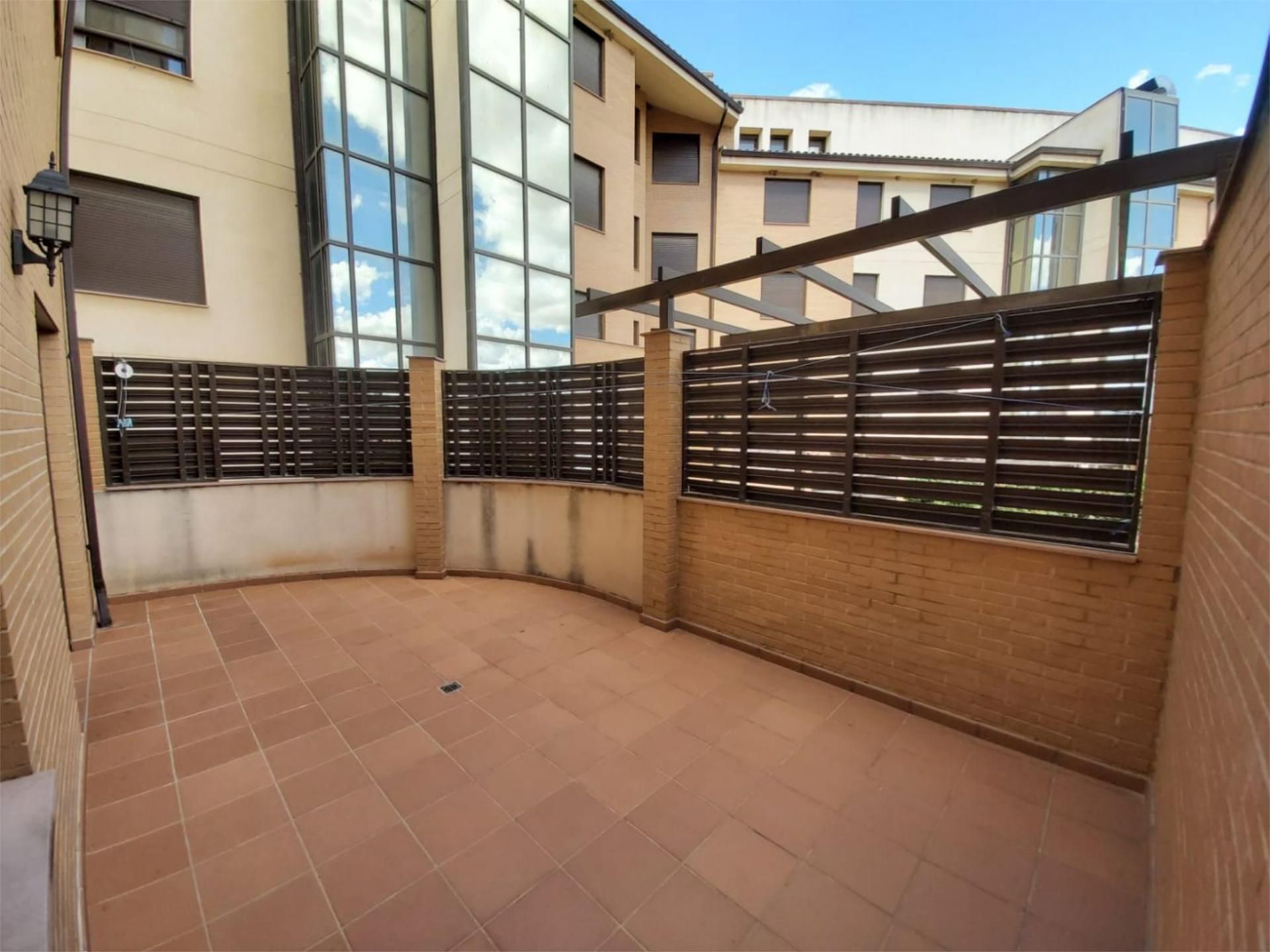 Terrassa de Pis en venda en Mondéjar amb Calefacció, Jardí privat i Parquet