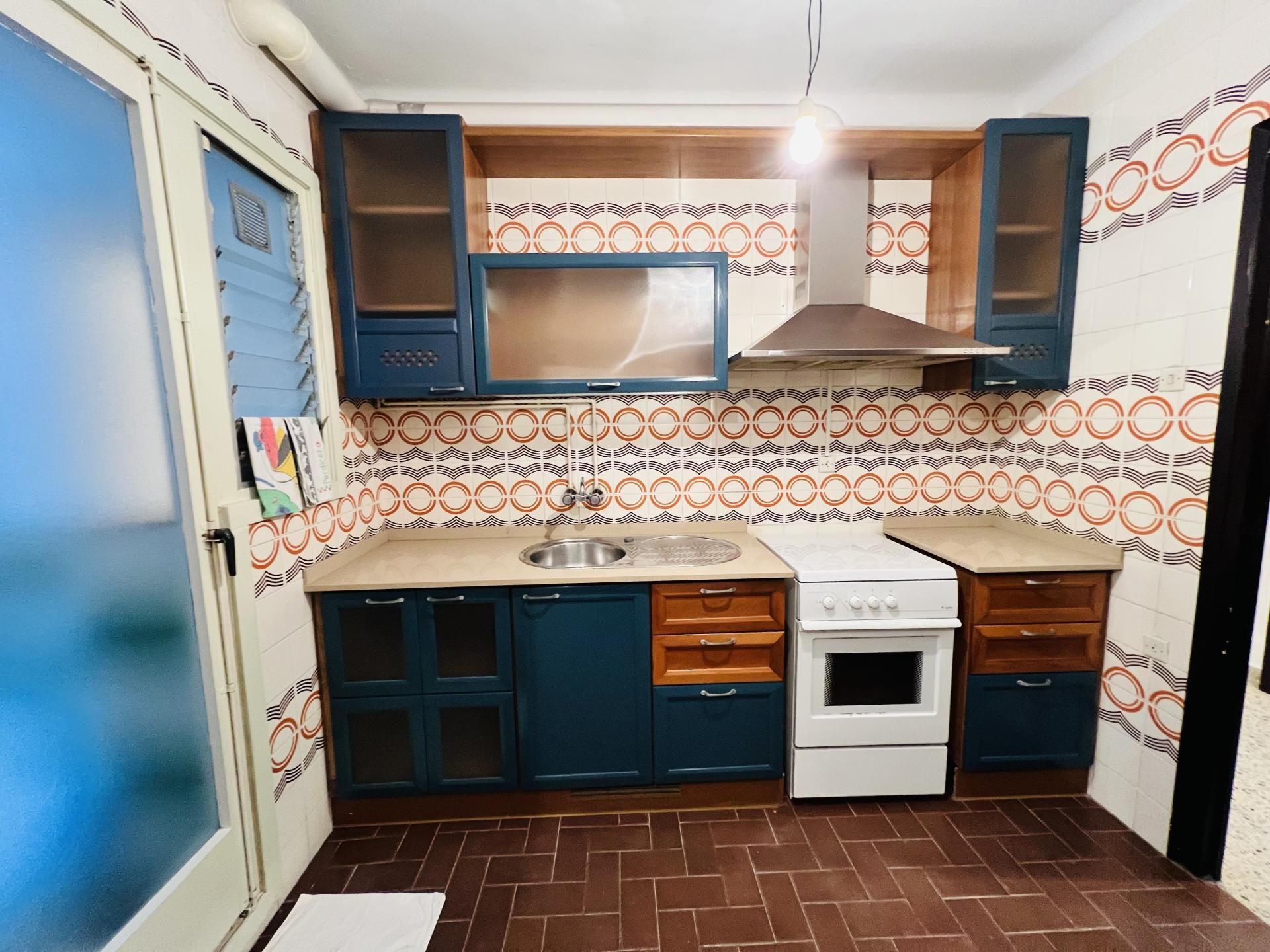 Kitchen of Flat for sale in Vilanova i la Geltrú  with Furnished