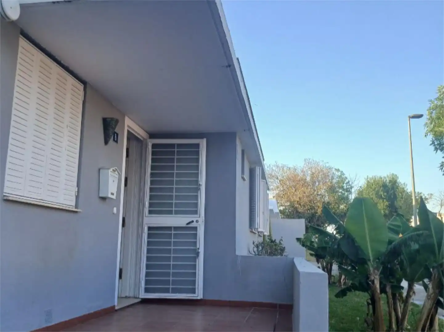 Flat for sale in Calle Fresno, 8, Almensilla Exterior view of Flat for sale in Almensilla with Air Conditioner, Private garden and Terrace