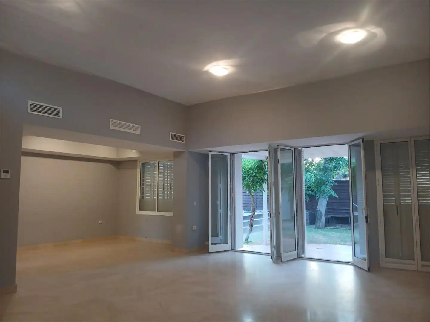 Flat for sale in Calle Fresno, 8, Almensilla Living room of Flat for sale in Almensilla with Air Conditioner, Private garden and Terrace