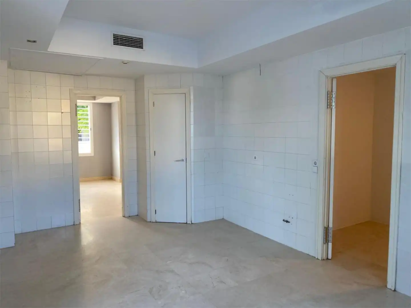 Flat for sale in Calle Fresno, 8, Almensilla Flat for sale in Almensilla with Air Conditioner, Private garden and Terrace