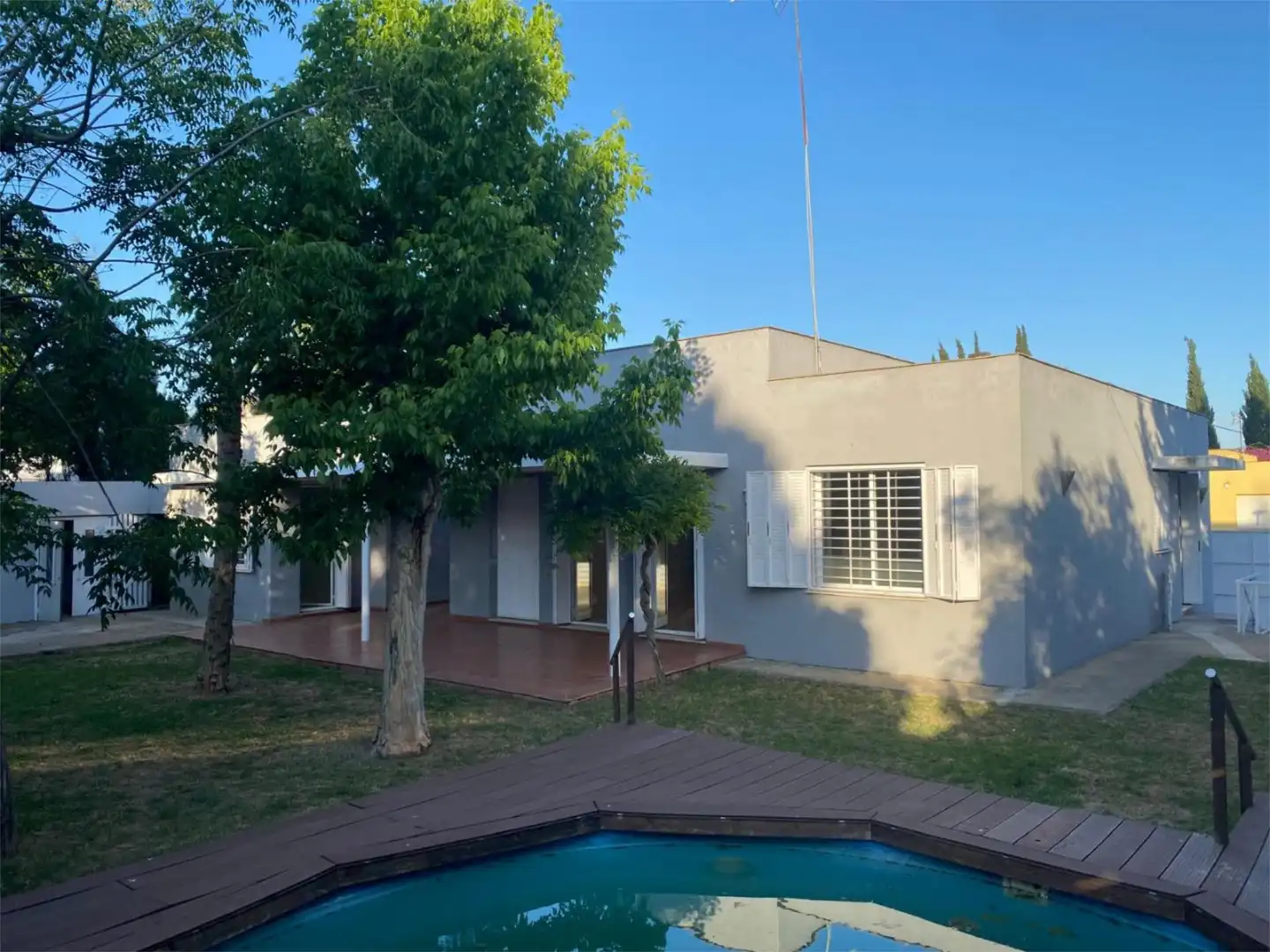 Flat for sale in Calle Fresno, 8, Almensilla Exterior view of Flat for sale in Almensilla with Air Conditioner, Private garden and Terrace