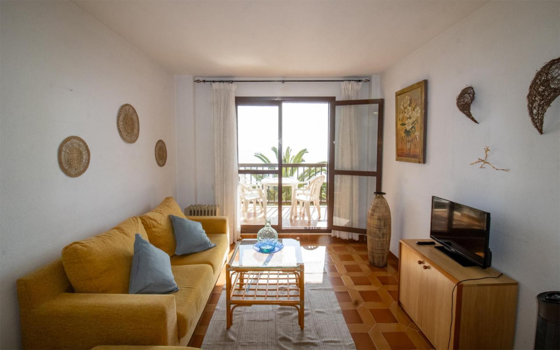 Flat to rent in Cami Atall Z.alcossebre, 5, Alcossebre Living room of Flat to rent in Alcalà de Xivert with Terrace, Furnished and Balcony