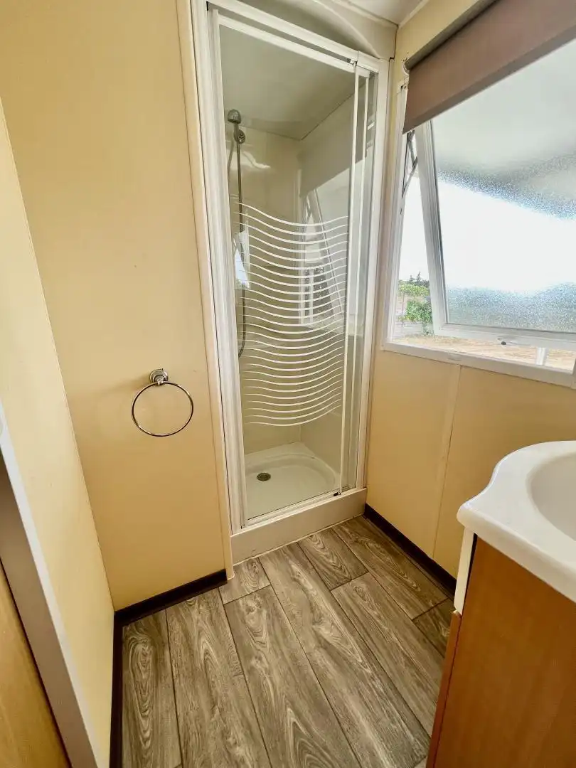 Houses for rent in Carril el Clavijo, 37, Barrio Nuevo Bathroom of Houses for rent in Conil de la Frontera with Air Conditioner, Heating and Private garden