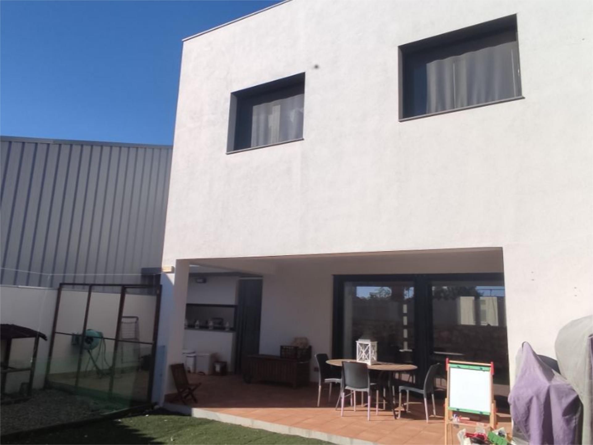 Exterior view of Flat for sale in Sant Cugat Sesgarrigues  with Heating, Private garden and Parquet flooring