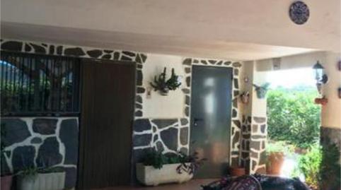 Foto 2 de Casa adosada en venda a Alcuéscar, Cáceres