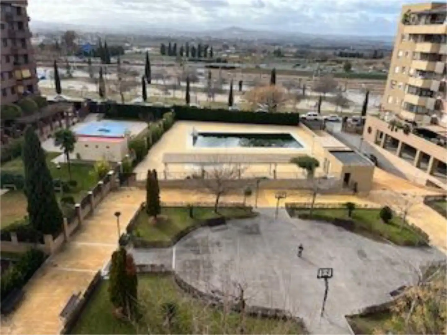 Flat for rent in Calle Yegen, 3, Rosaleda - Juventud Swimming pool of Flat for rent in Granada with Air Conditioner, Heating and Terrace