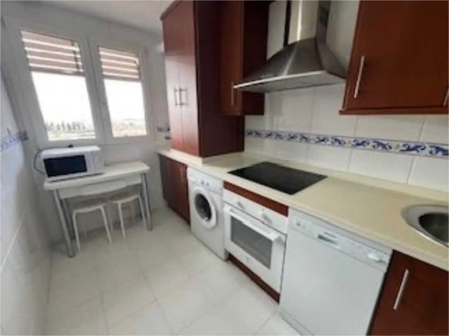Flat for rent in Calle Yegen, 3, Rosaleda - Juventud Kitchen of Flat for rent in Granada with Air Conditioner, Heating and Terrace