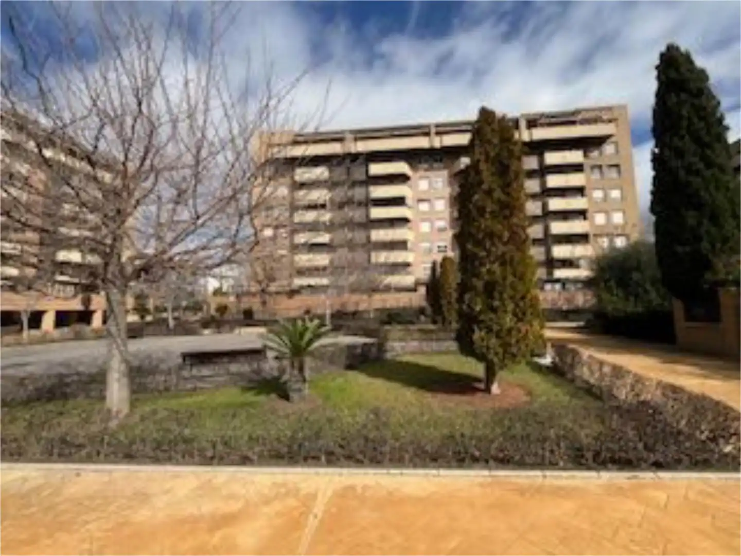 Flat for rent in Calle Yegen, 3, Rosaleda - Juventud Exterior view of Flat for rent in Granada with Air Conditioner, Heating and Terrace