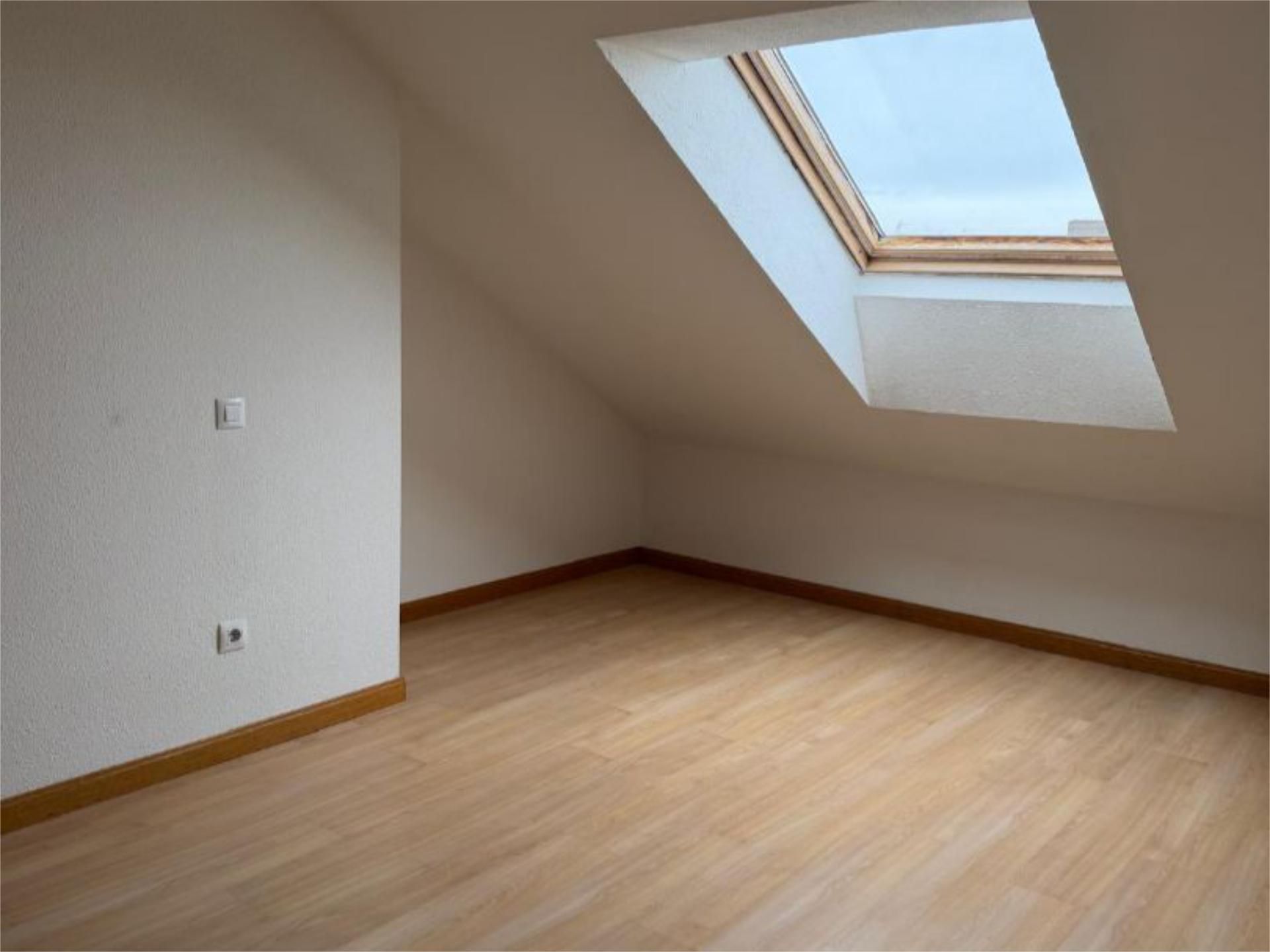 Dormitori de Pis de lloguer en Talavera de la Reina amb Aire condicionat, Calefacció i Parquet