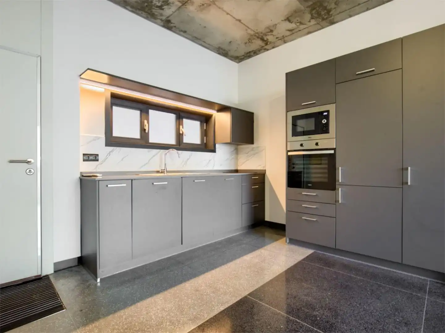 Flat for rent in Carretera de Fuencarral, 14, Zona Industrial Kitchen of Flat for rent in Alcobendas with Air Conditioner, Heating and Parquet flooring