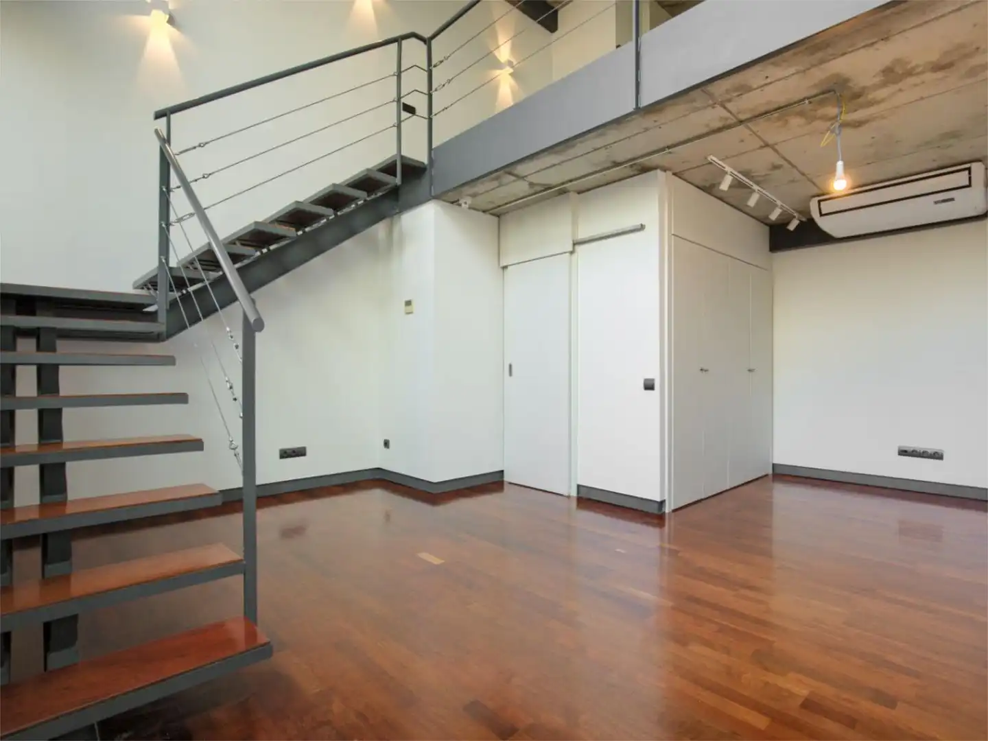 Flat for rent in Carretera de Fuencarral, 14, Zona Industrial Flat for rent in Alcobendas with Air Conditioner, Heating and Parquet flooring
