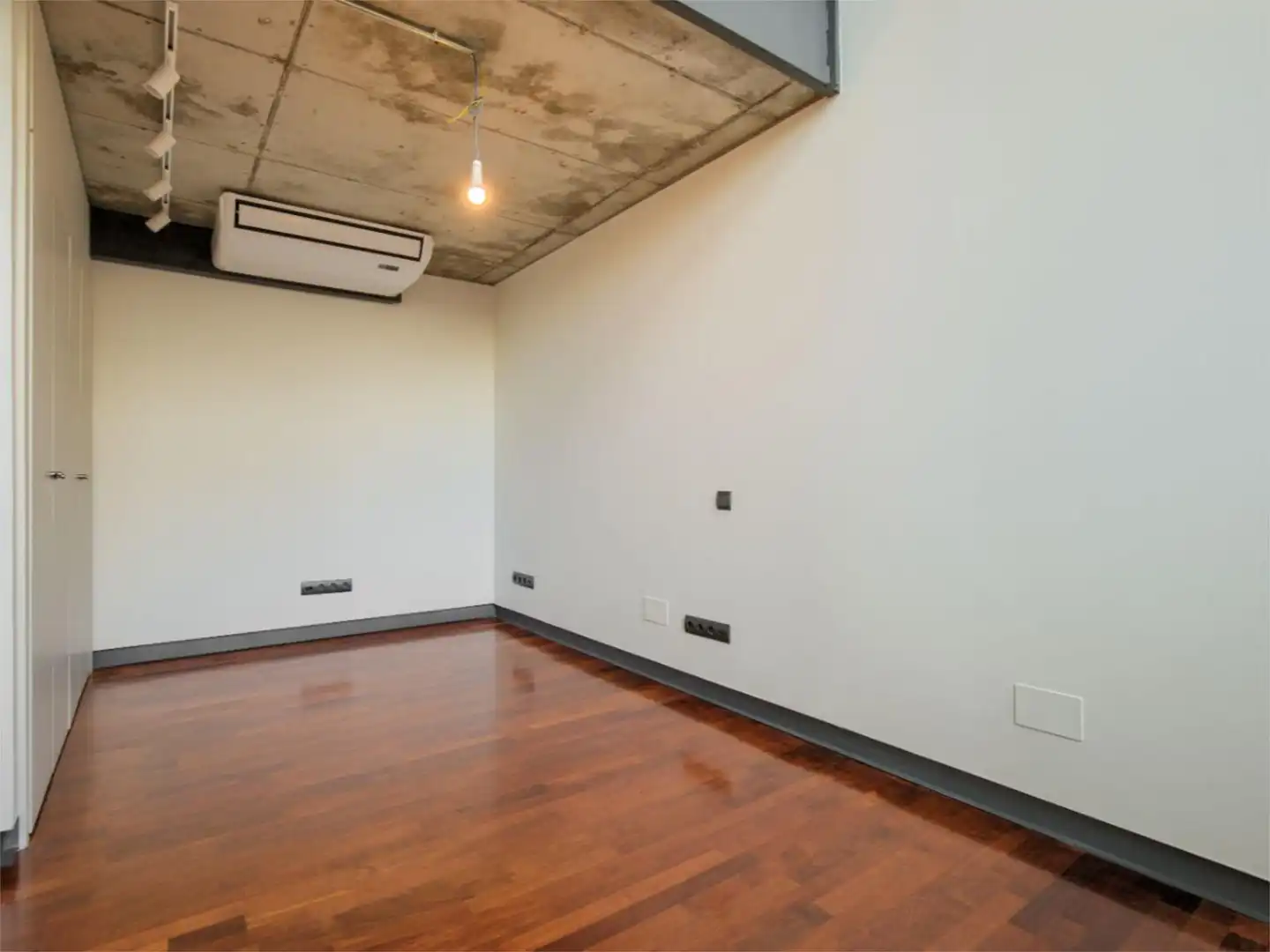 Flat for rent in Carretera de Fuencarral, 14, Zona Industrial Flat for rent in Alcobendas with Air Conditioner, Heating and Parquet flooring