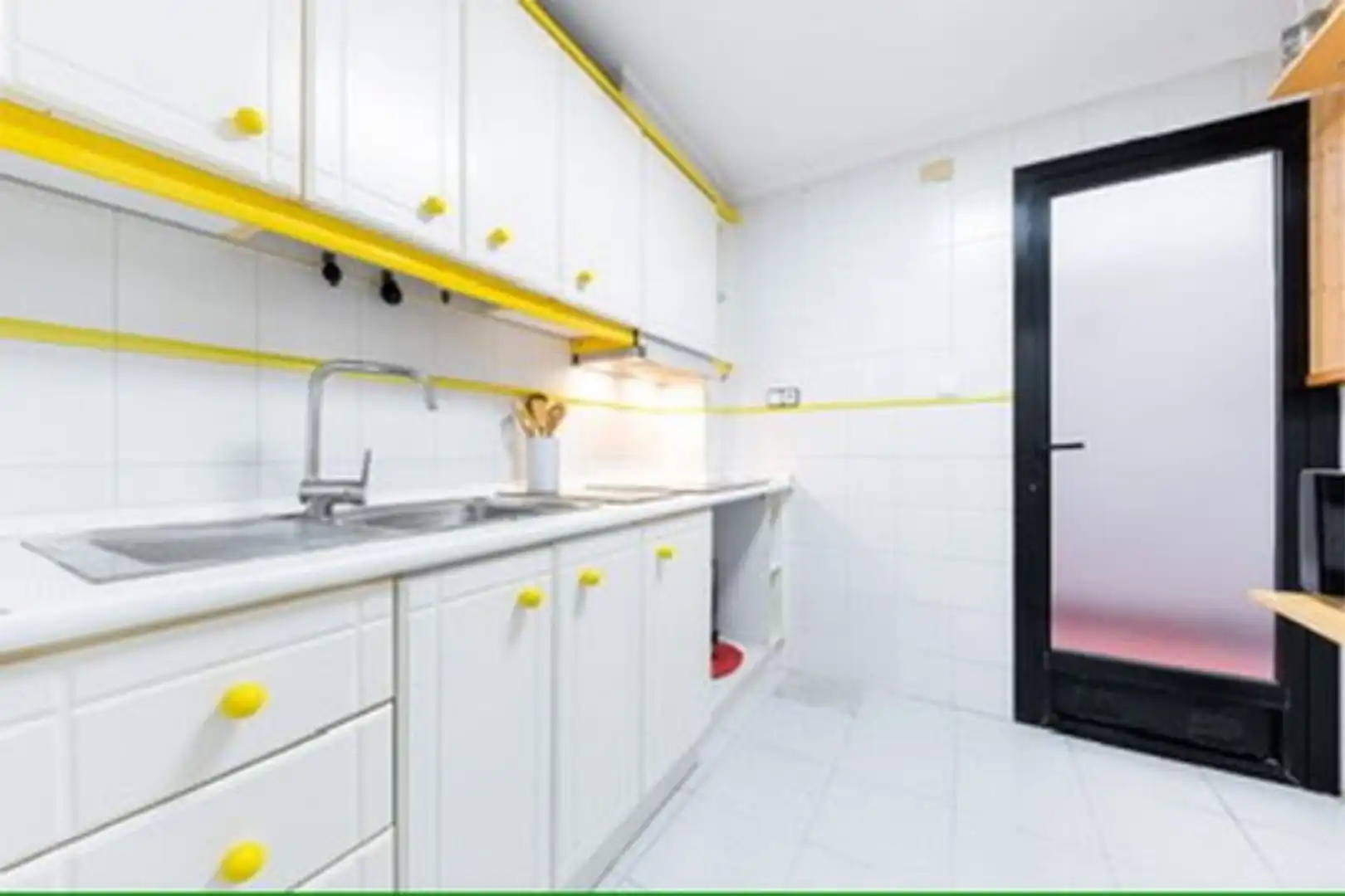 Piso de alquiler en Calle Ramón y Cajal, 3, Centro - Muelle Pesquero Cocina de Piso de alquiler en Torrevieja con Aire acondicionado, Calefacción y Amueblado