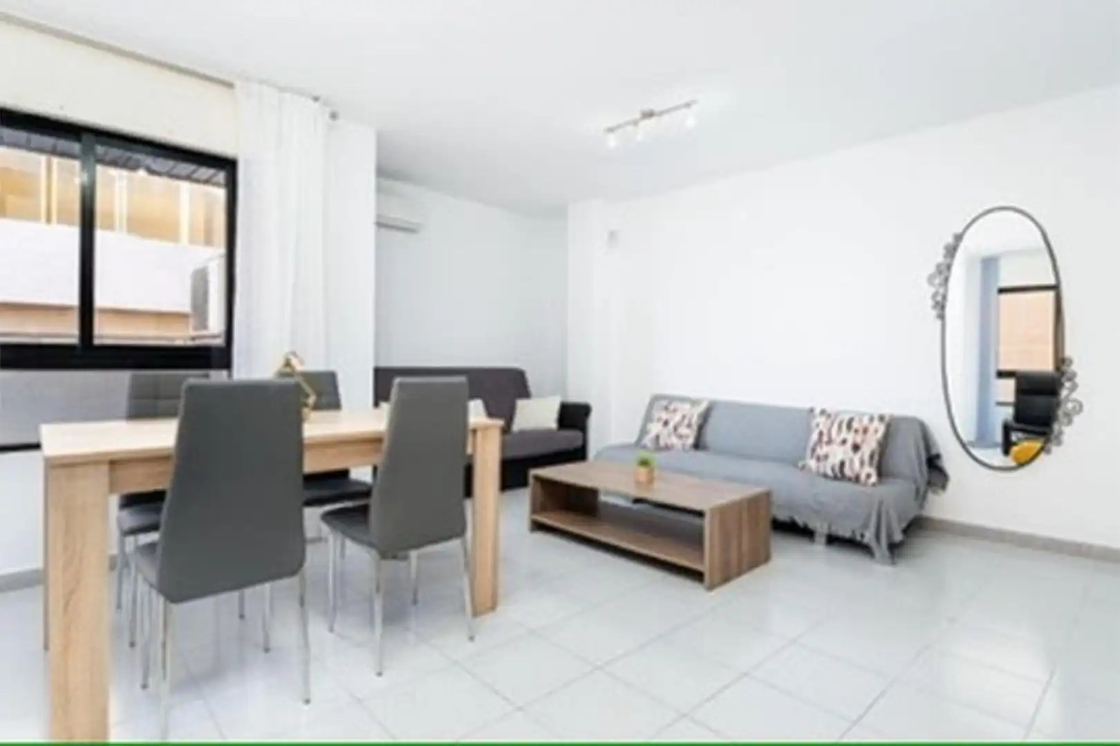 Piso de alquiler en Calle Ramón y Cajal, 3, Centro - Muelle Pesquero Sala de estar de Piso de alquiler en Torrevieja con Aire acondicionado, Calefacción y Amueblado