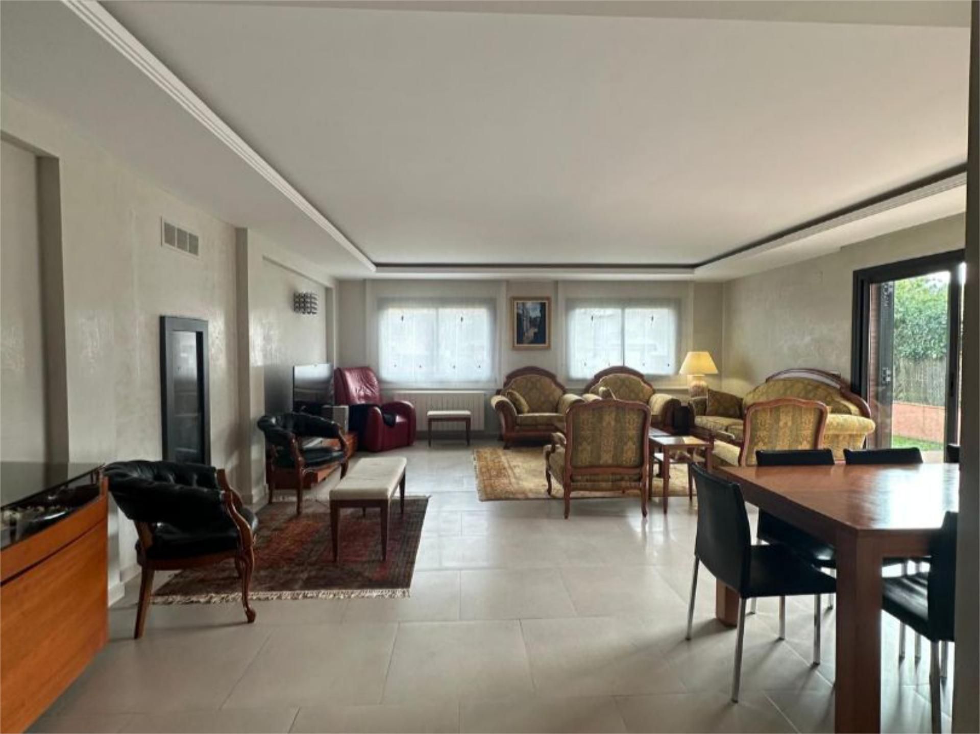 Sala d'estar de Pis en venda en Begues amb Aire condicionat, Terrassa i Balcó