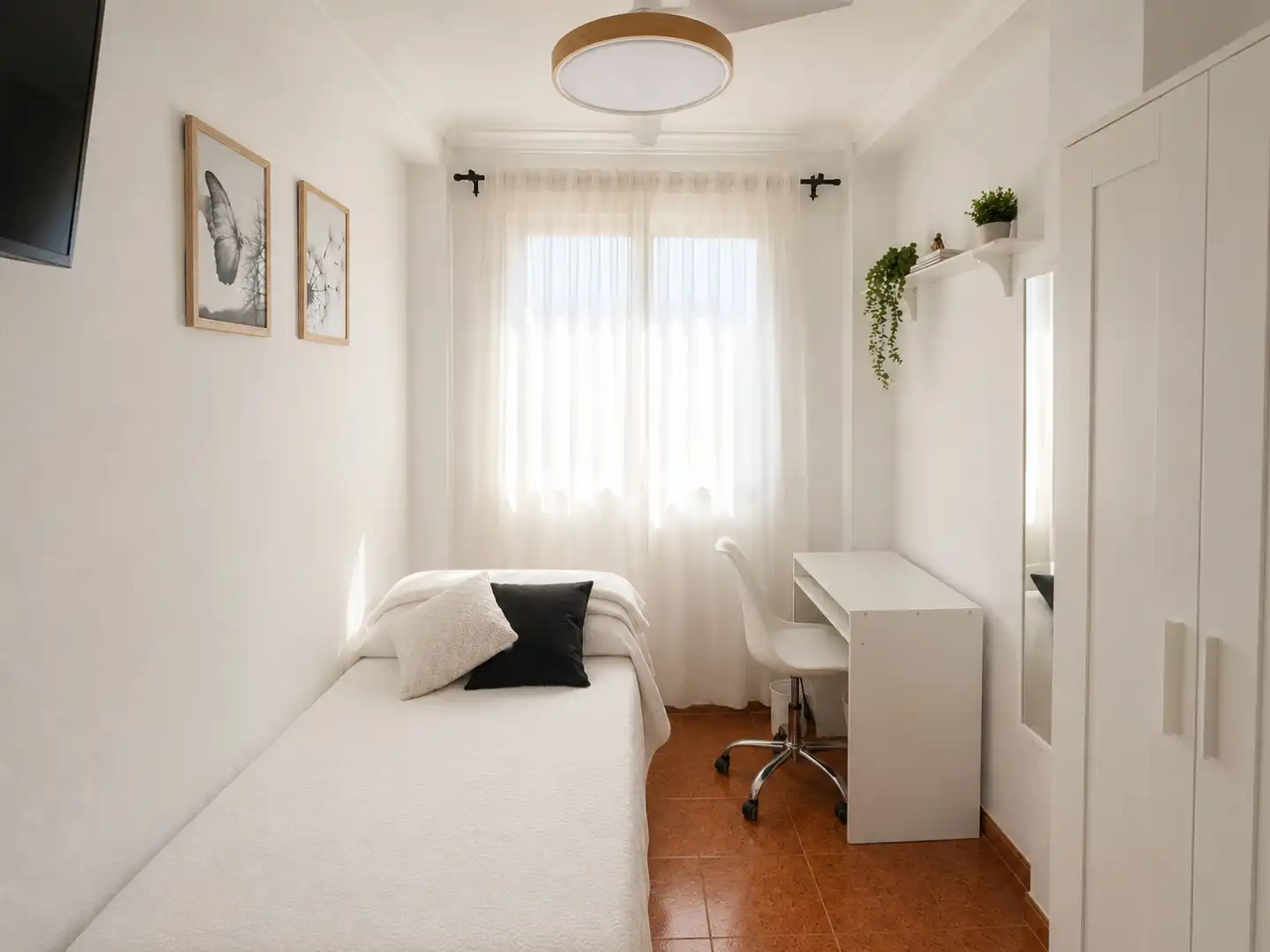 Zimmer in Calle Úbeda, 10, Sector Sur Zimmer in Calle Úbeda, 10, Sector Sur