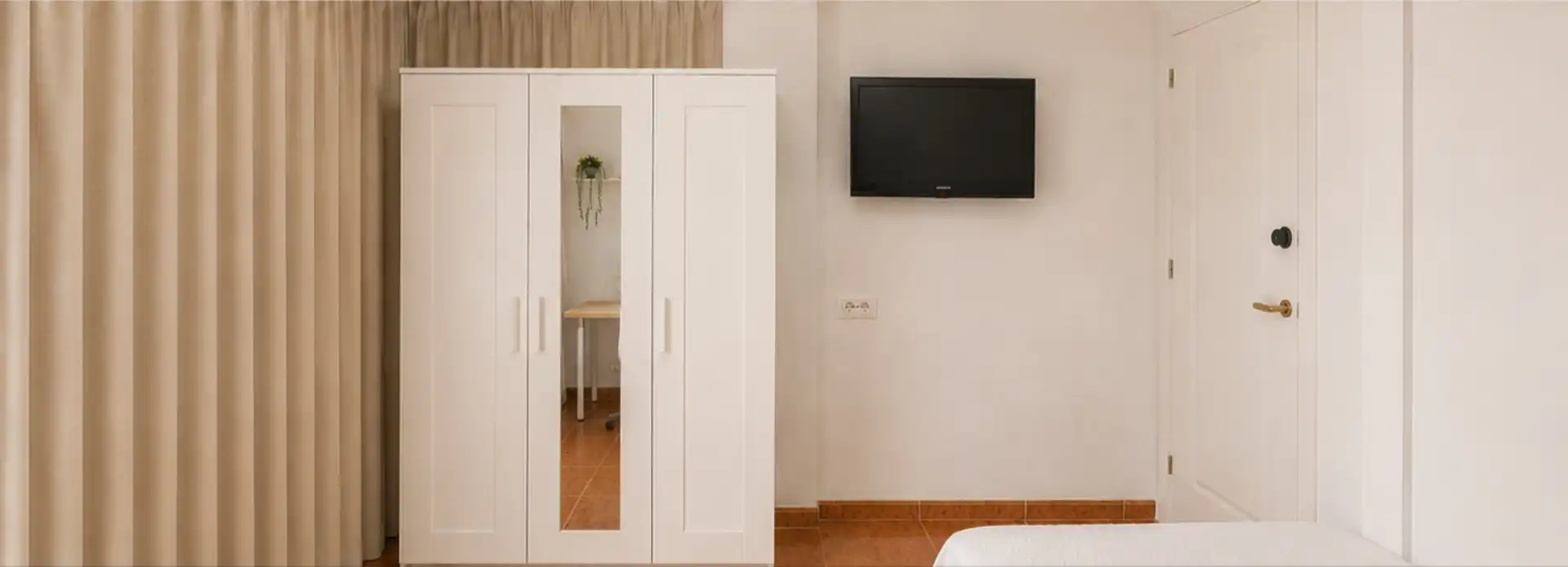 Zimmer in Calle Úbeda, 10, Sector Sur Zimmer in Calle Úbeda, 10, Sector Sur