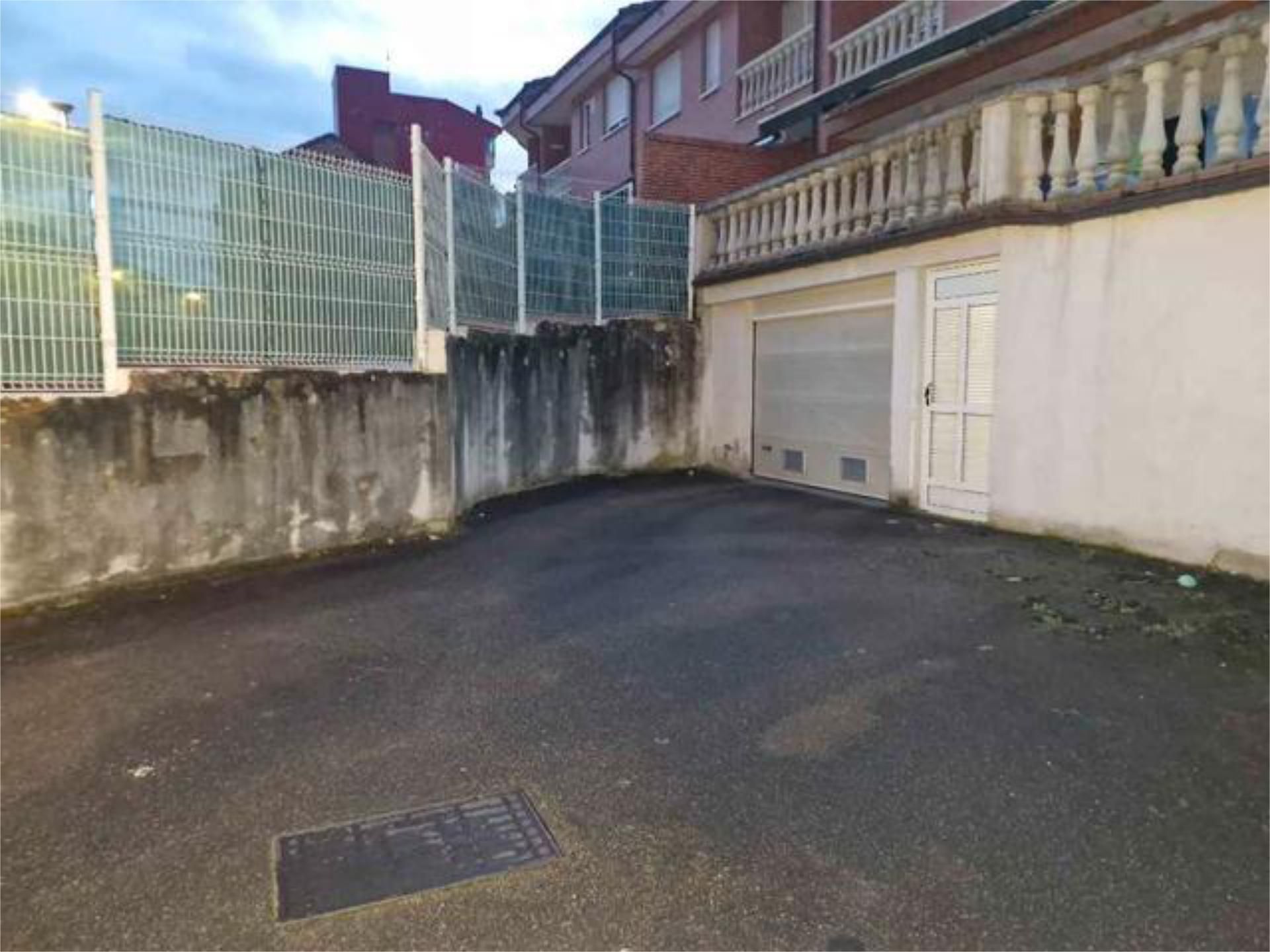 Parking of Garage to rent in Carreño