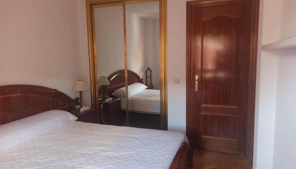 Photo 1 of Flat to share in Plaza de Tauste, 4, Los Cármenes,  Madrid Capital