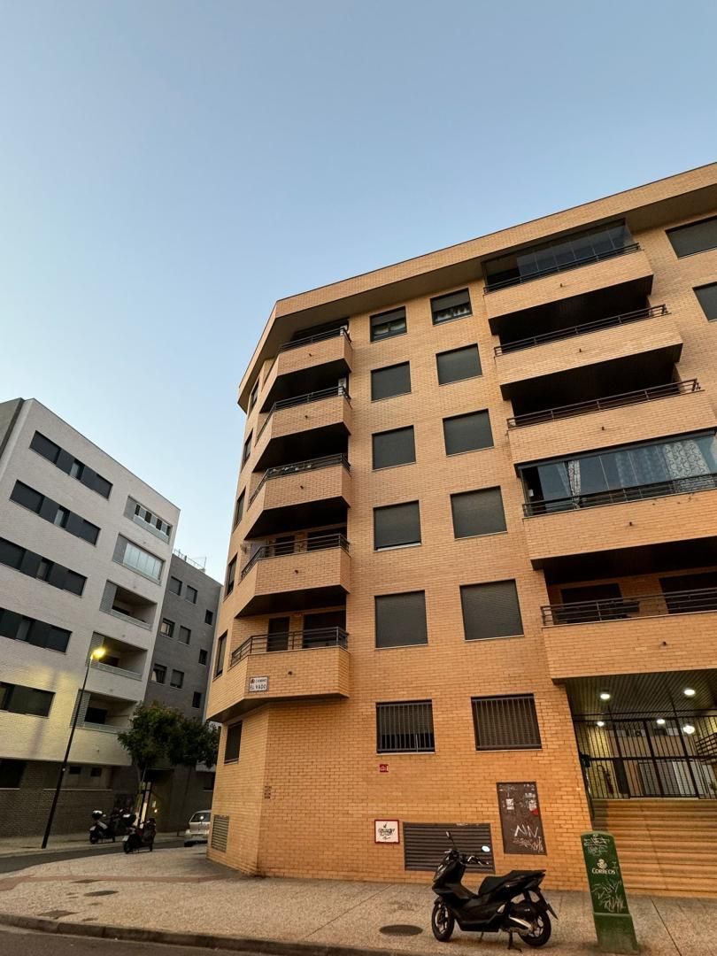 Exterior view of Flat for sale in  Zaragoza Capital  with Air Conditioner, Heating and Parquet flooring