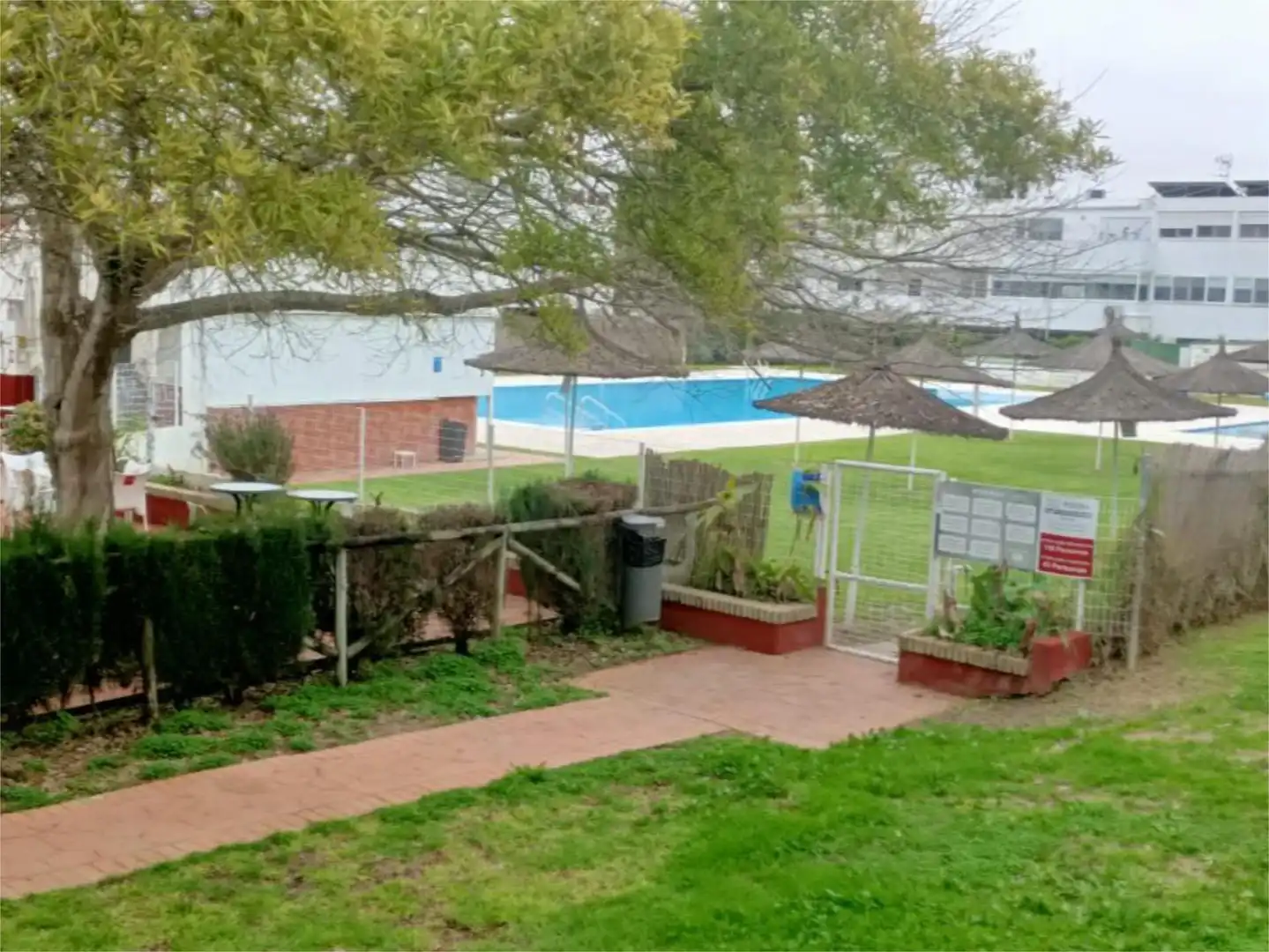 Pis en venda a Calle Ruleta, 23, El Juncal - Vallealto Piscina de Pis en venda en El Puerto de Santa María amb Aire condicionat, Calefacció i Jardí privat