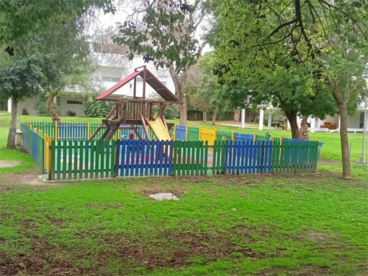 Pis en venda a Calle Ruleta, 23, El Juncal - Vallealto Jardí de Pis en venda en El Puerto de Santa María amb Aire condicionat, Calefacció i Jardí privat