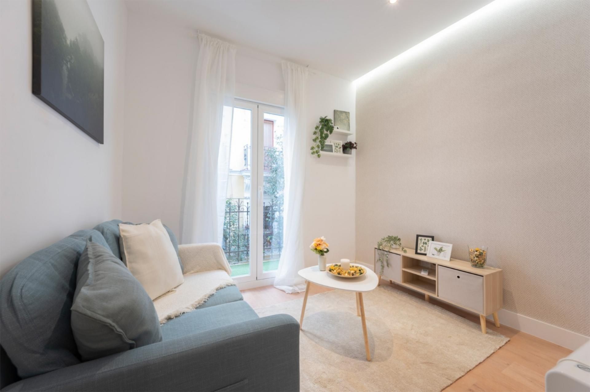 Piso de alquiler en Calle de Alvarado, 13, Bellas Vistas Sala de estar de Piso de alquiler en Madrid Capital con Aire acondicionado, Calefacción y Parquet