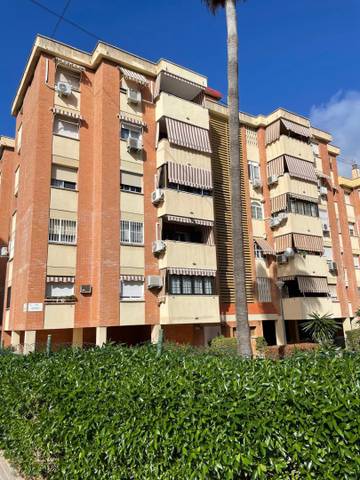 Piso en Venta en Calle Jerez Perchet, 24 en Cortijo Bazán - Los Casinis - Los Cipreses