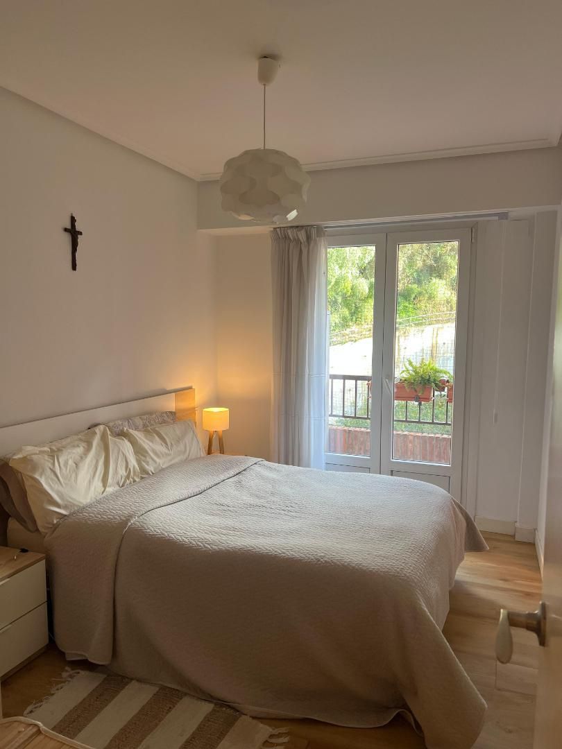 Bedroom of Flat to rent in Donostia - San Sebastián   with Heating, Parquet flooring and Furnished