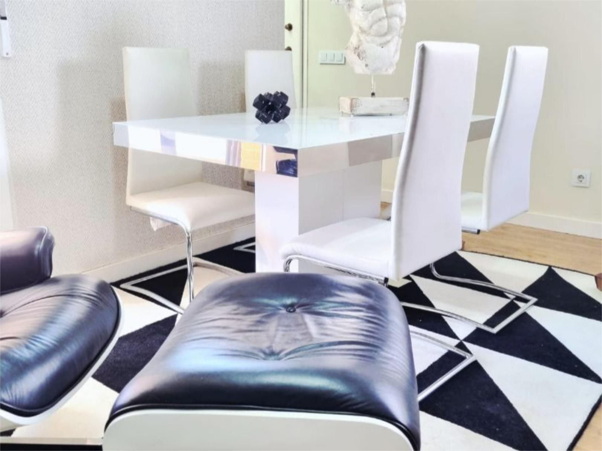 Àtic de lloguer a Calle del Renacimiento, 9, Santiago el Mayor