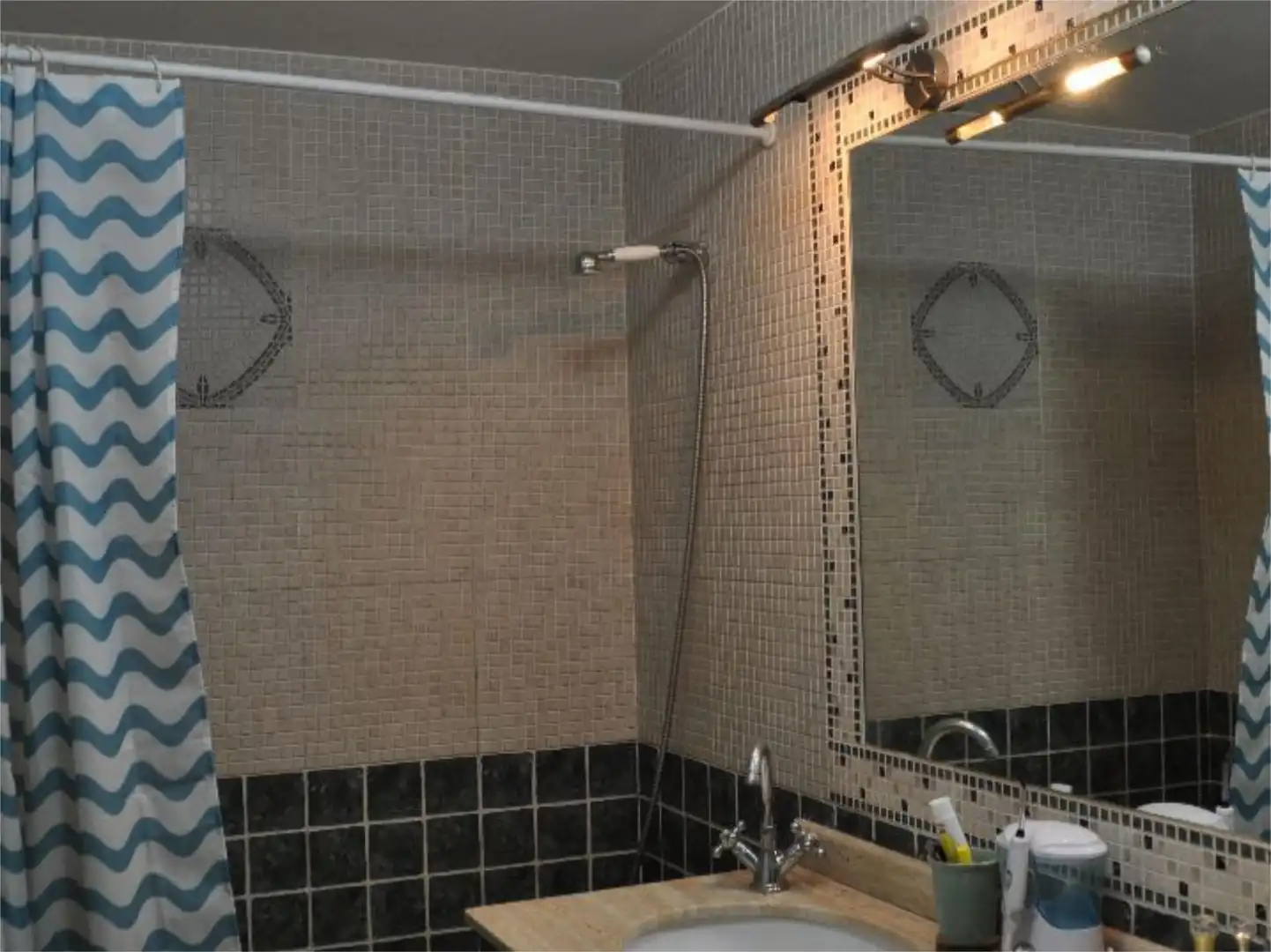 Bathroom of Flat for rent in Lalín  with Heating, Parquet flooring and Terrace
