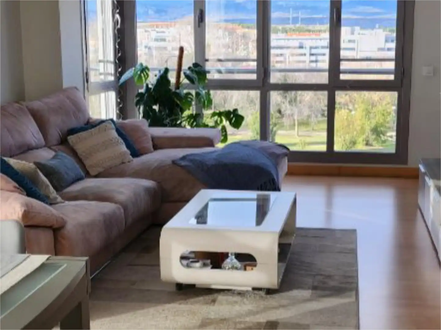Piso en venta en Calle Alfonso VI, 11, Logroño Sala de estar de Piso en venta en Logroño con Aire acondicionado, Terraza y Piscina
