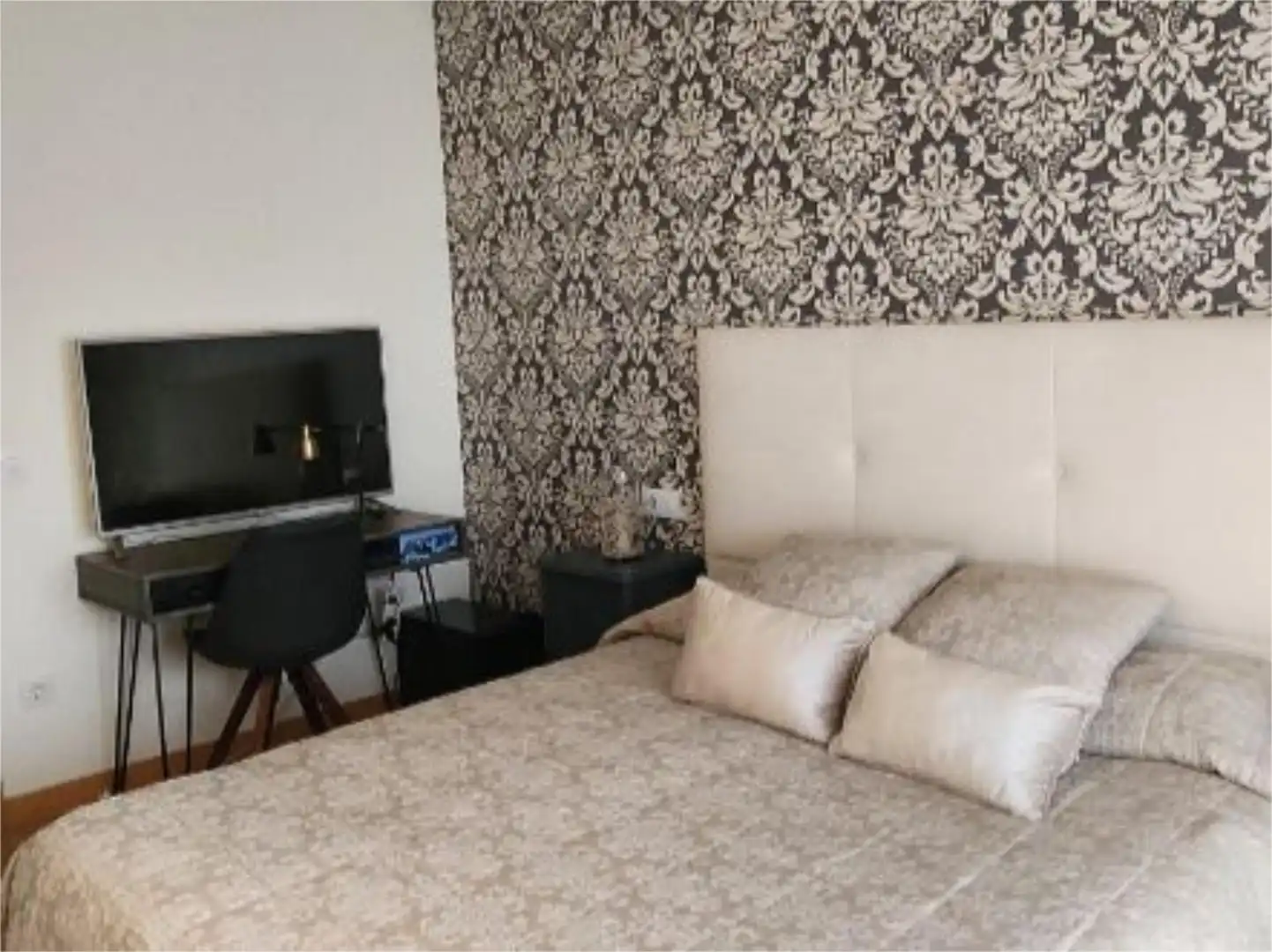 Piso en venta en Calle Alfonso VI, 11, Logroño Habitación de Piso en venta en Logroño con Aire acondicionado, Terraza y Piscina
