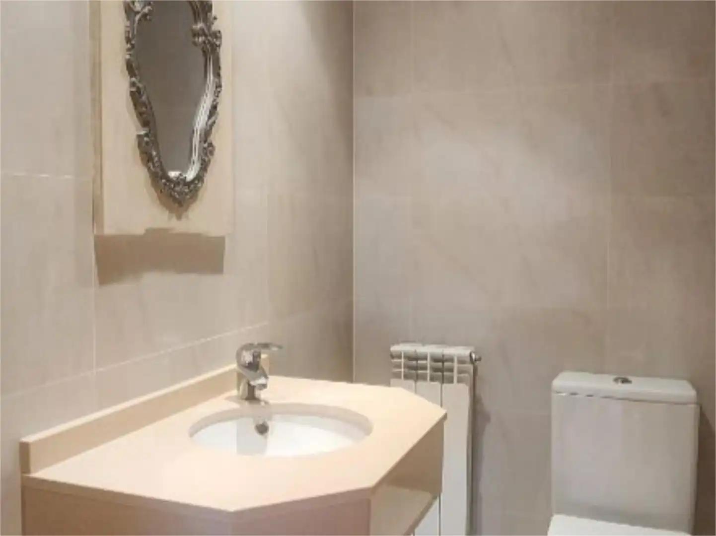 Piso en venta en Calle Alfonso VI, 11, Logroño Baño de Piso en venta en Logroño con Aire acondicionado, Terraza y Piscina